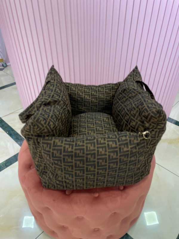Лежанка в машину Стиль класу Fendi