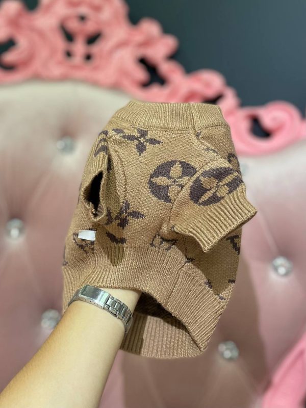 Светр Стиль класу Louis Vuitton світло-коричневий S - Светри - uPet Shop Інтернет-магазин зоотоварів — преміум одяг та аксесуари для ваших улюбленців, собак та котів