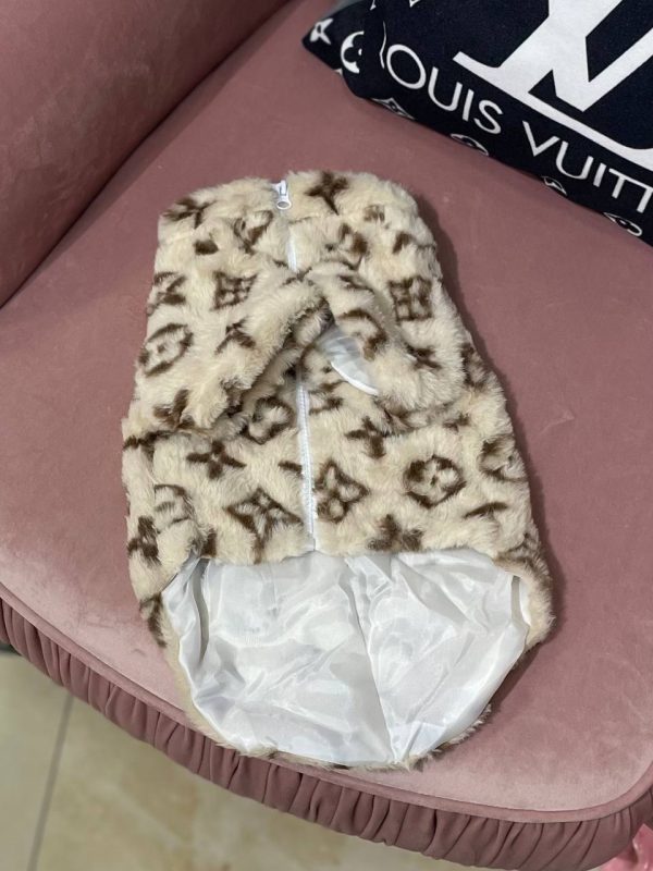 Шуба Стиль класу Louis Vuitton бежева подовжена L - Шуби - uPet Shop Інтернет-магазин зоотоварів — преміум одяг та аксесуари для ваших улюбленців, собак та котів