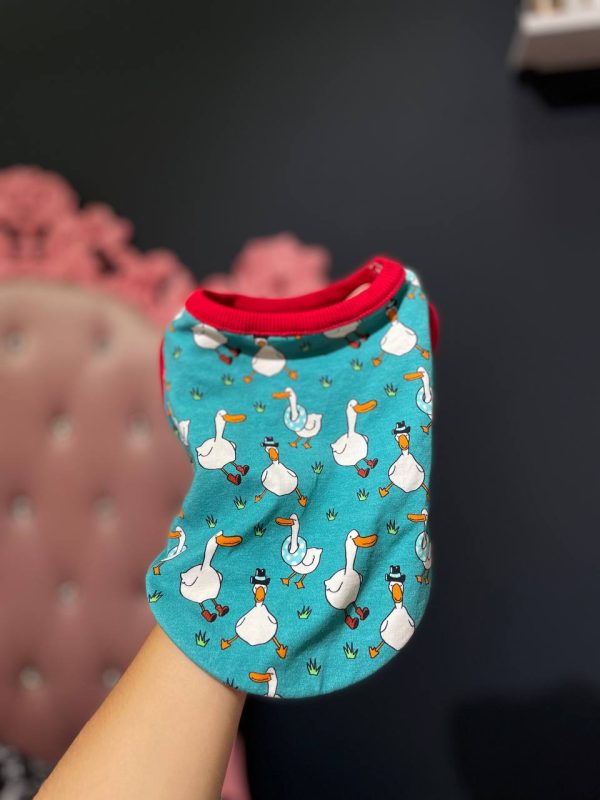 Футболка без рукавів блакитна з червоною резинкою S - Футболки - uPet Shop Інтернет-магазин зоотоварів — преміум одяг та аксесуари для ваших улюбленців, собак та котів