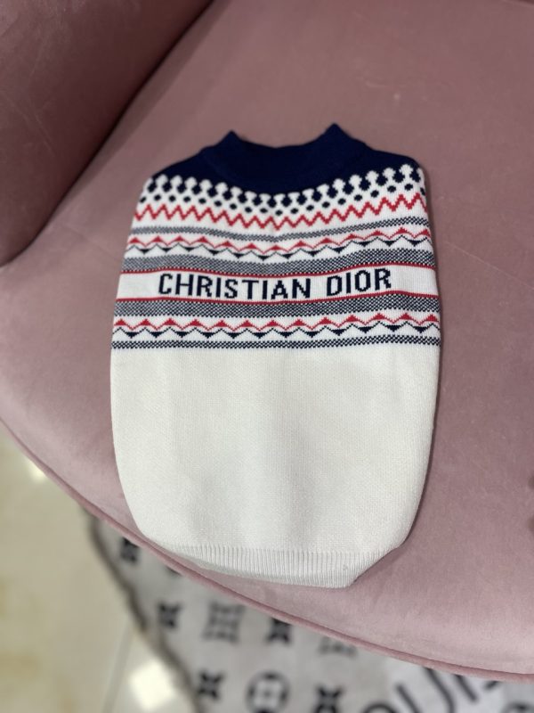 Светр Стиль класу Christian Dior білий з синім - Светри - uPet Shop Інтернет-магазин зоотоварів — преміум одяг та аксесуари для ваших улюбленців, собак та котів